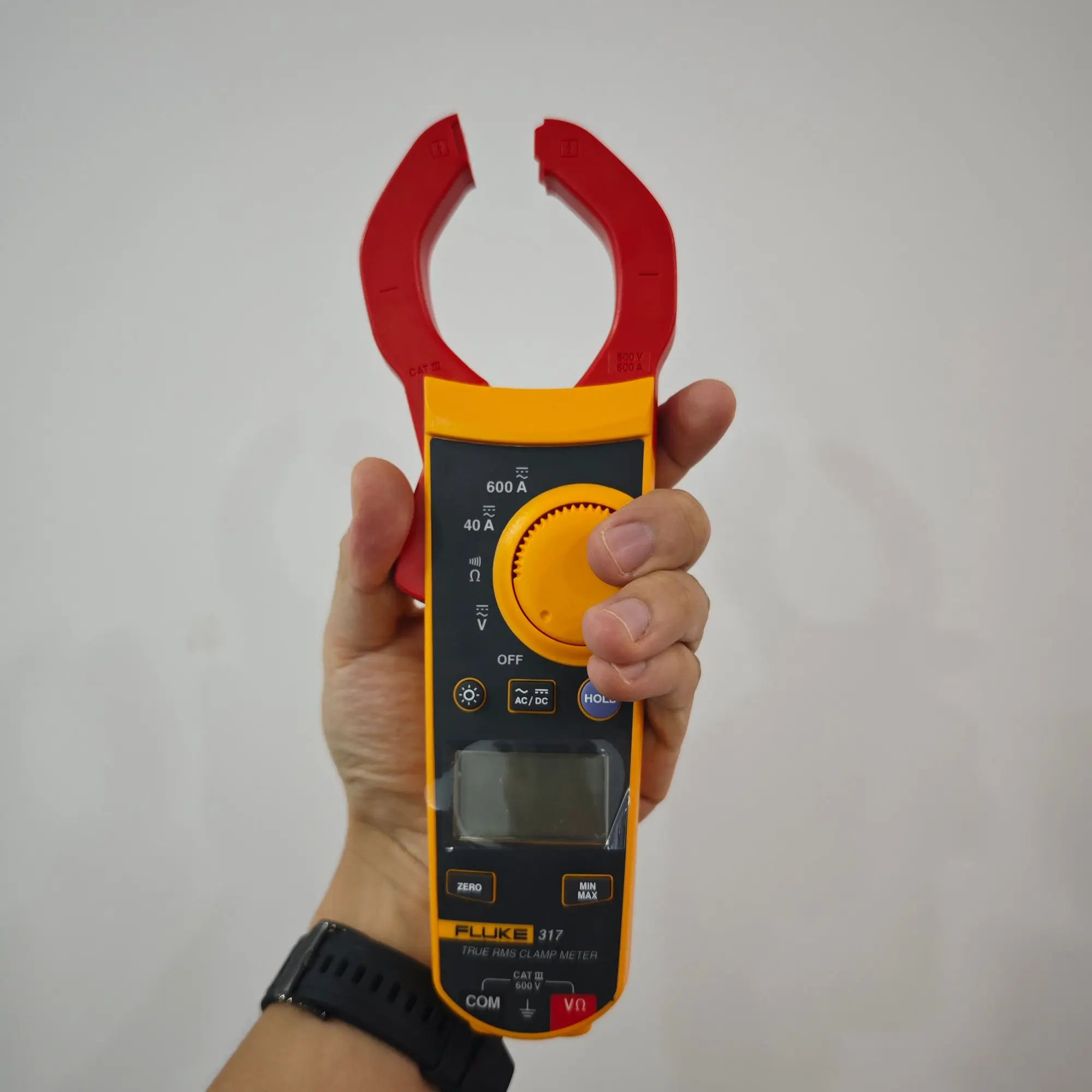 Fluke 317 True-RMS Clamp Meter - Image 2