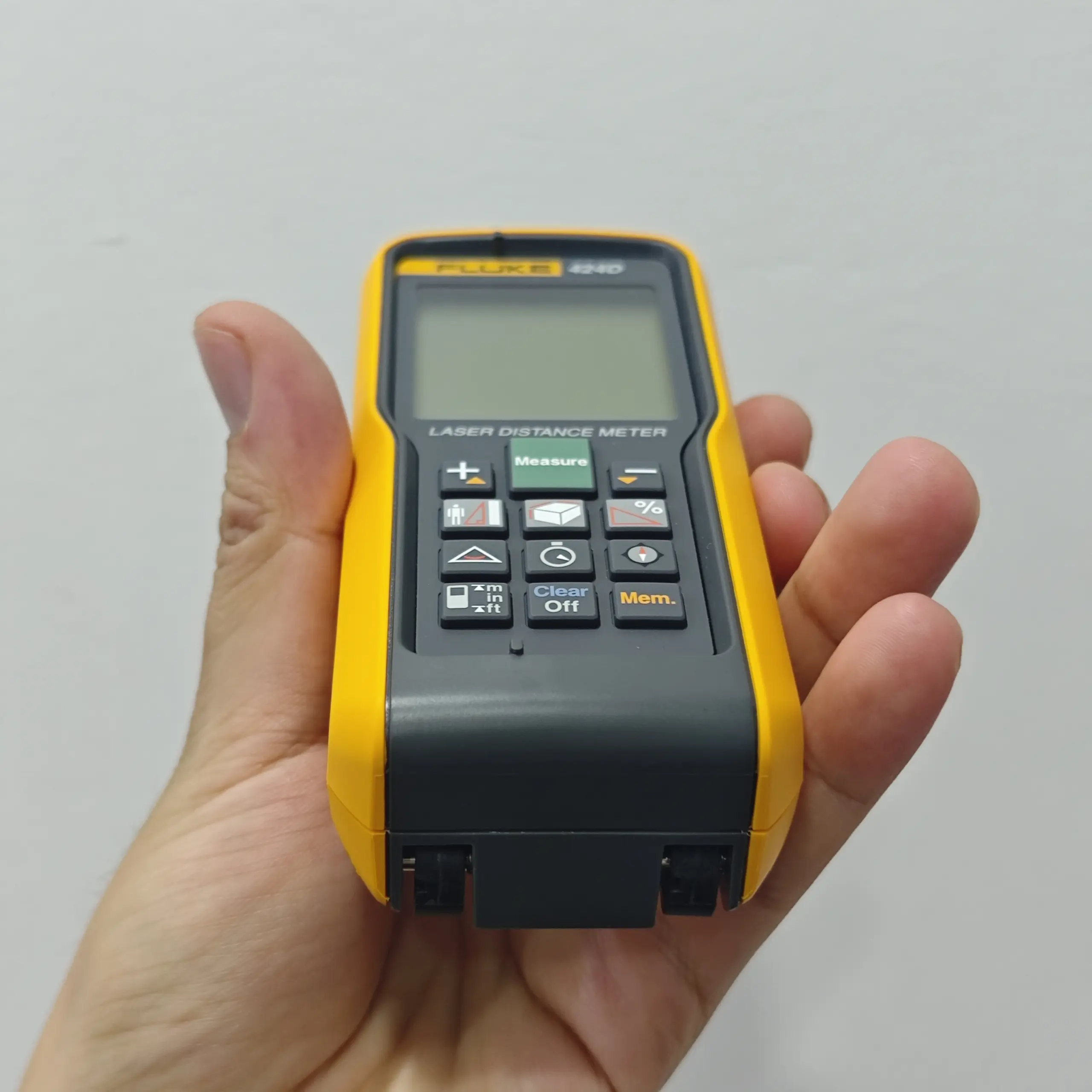 Fluke 424D Laser Distance Meter - Image 4