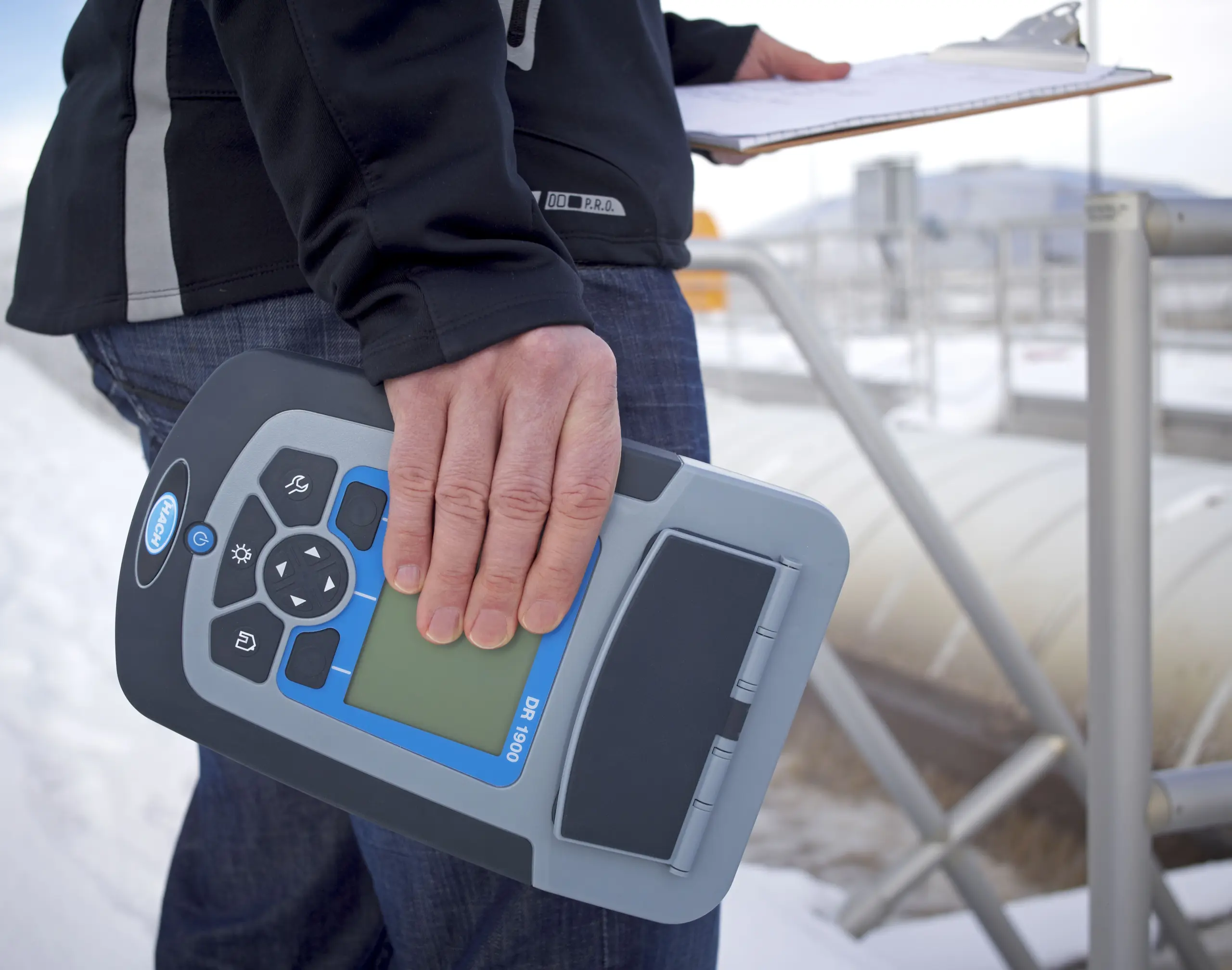 Hach DR1900 Portable Spectrophotometer - Image 2