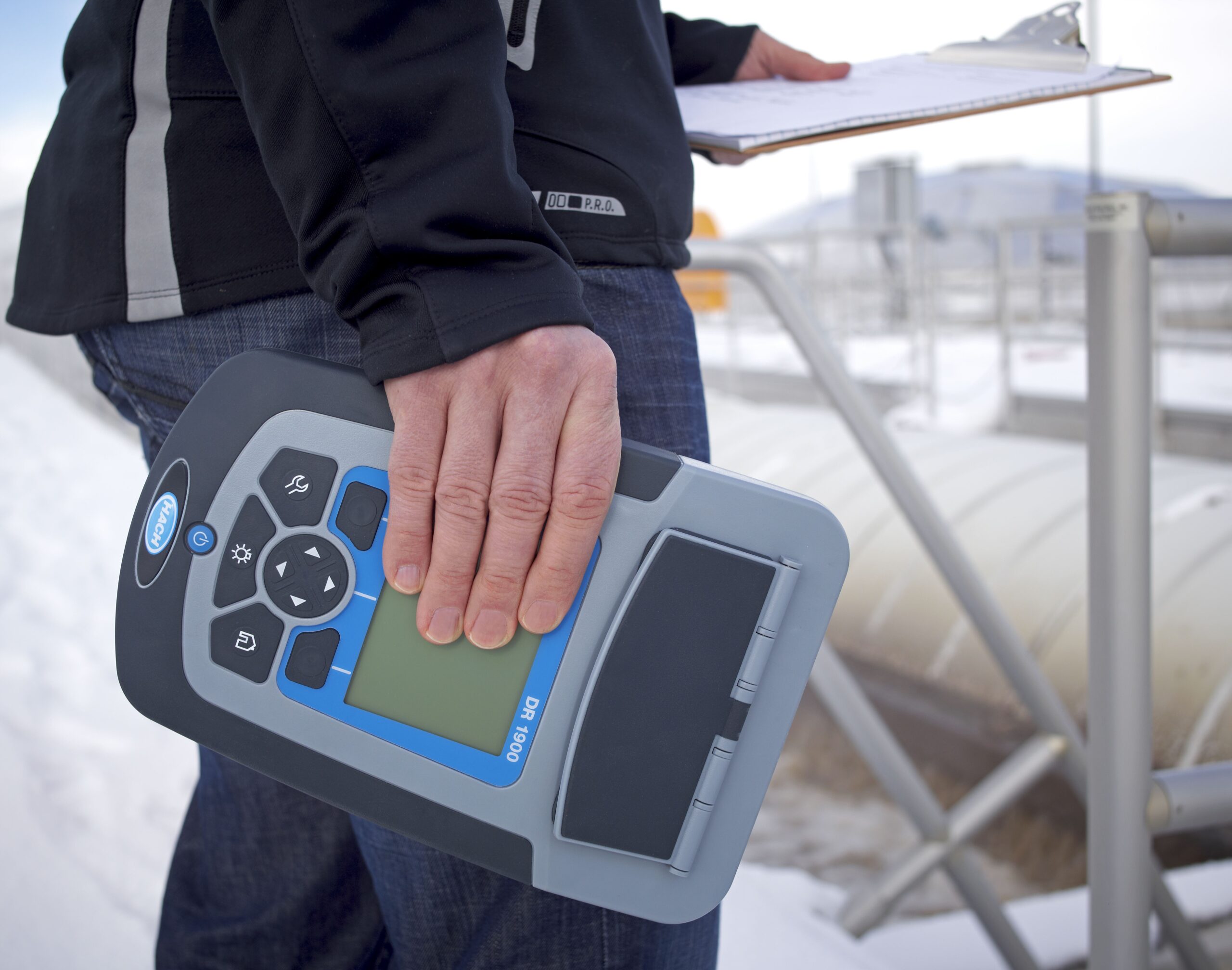 Hach DR1900 Portable Spectrophotometer - Image 2